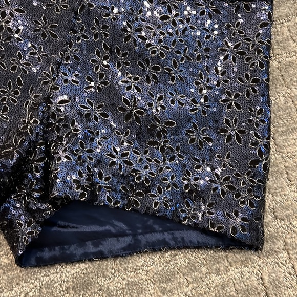 Forever 21 silk lined sequin shorts - Picture 3 of 7